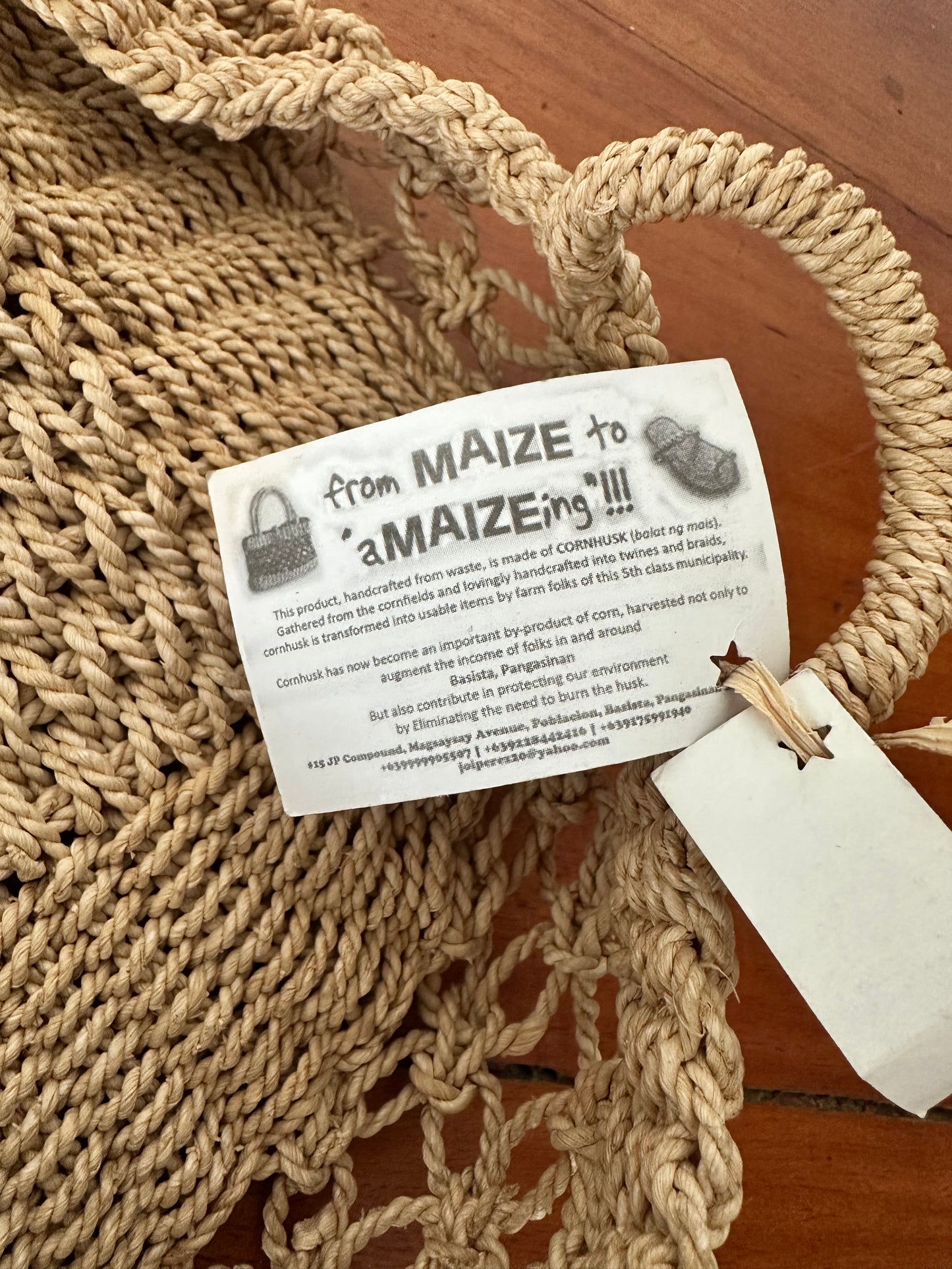 Round Corn Husk Basket With Handle