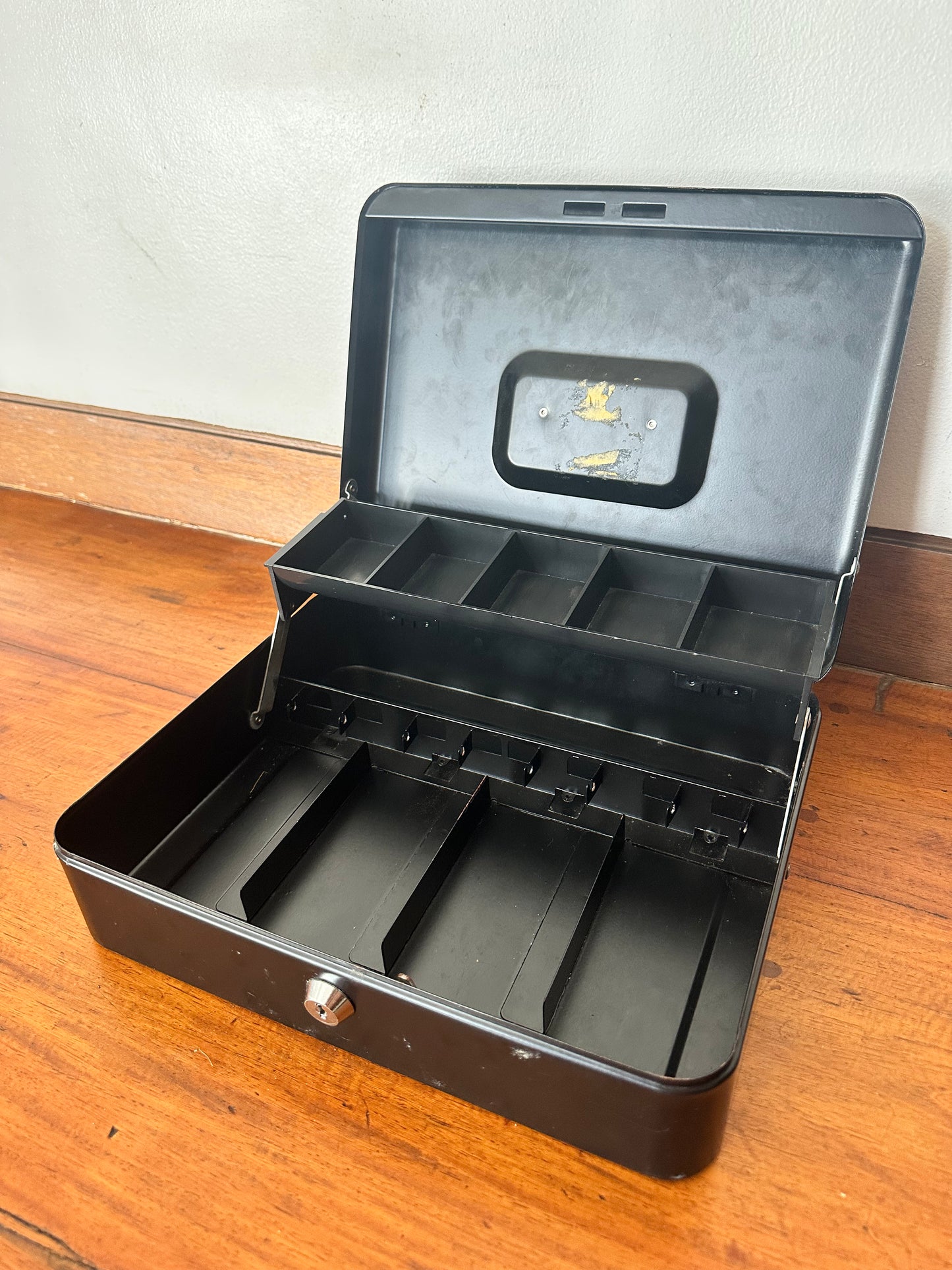 Cash Box with Bill Trays (No Clips)