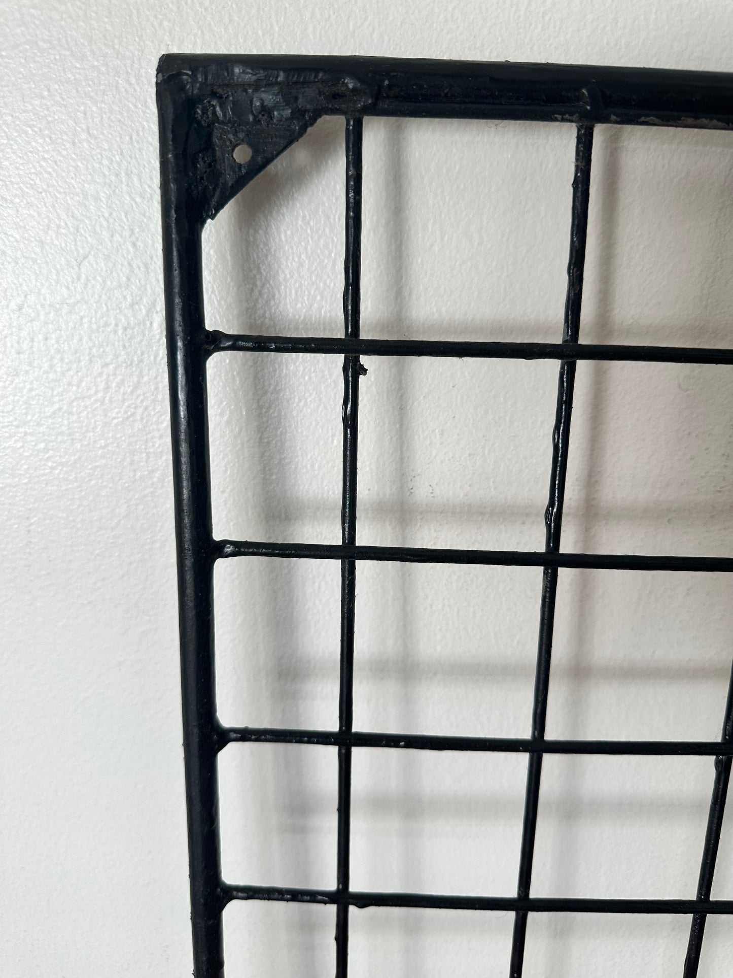 Grid Wire Board-Black-44x32.5"